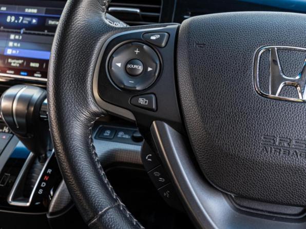 Honda Stepwgn V Рестайлинг с пробегом 2021 года, цена 2 650 000 рублей, 30645 км, минивэн, Автокод Объявления