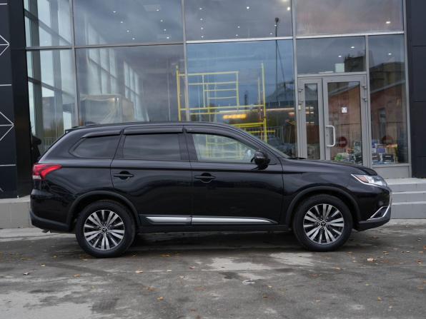 Mitsubishi Outlander III Рестайлинг 3 с пробегом 2018 года, цена 2 070 000 рублей, 55854 км, внедорожник, Автокод Объявления