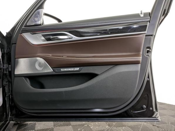 BMW 7 серии VI (G11/G12) с пробегом 2017 года, цена 3 720 000 рублей, 117899 км, седан, Автокод Объявления