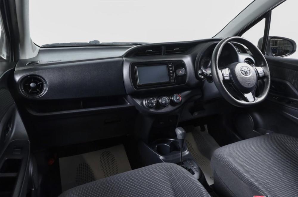 Toyota Vitz III (XP130) Рестайлинг 2 Новосибирск  - изображение 10