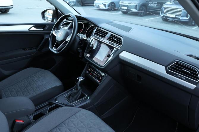 Volkswagen Tiguan II Рестайлинг с пробегом 2021 года, цена 2 190 000 рублей, 110794 км, внедорожник, Автокод Объявления