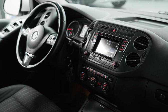 Volkswagen Tiguan I Рестайлинг с пробегом 2016 года, цена 1 130 000 рублей, 251419 км, внедорожник, Автокод Объявления