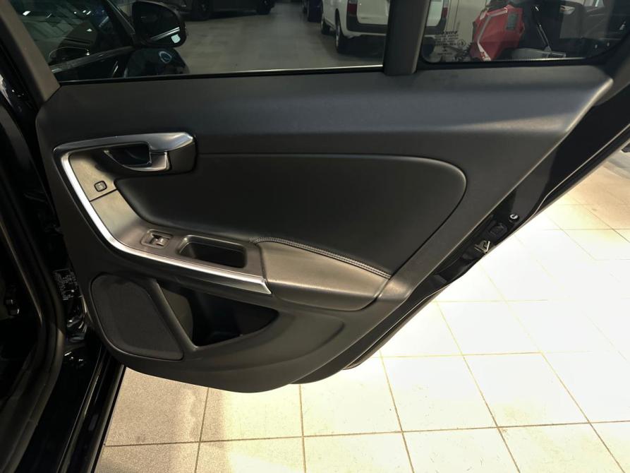 Volvo S60 II Рестайлинг Санкт-Петербург  - изображение 30