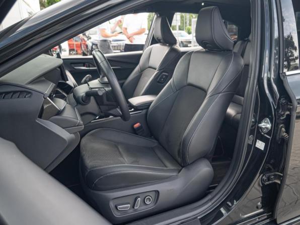 Toyota Camry IX (XV80) China Market с пробегом 2024 года, цена 3 599 000 рублей, 25842 км, седан, Автокод Объявления