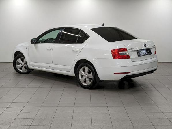 Skoda Octavia III (A7) Рестайлинг с пробегом 2019 года, цена 1 390 000 рублей, 204016 км, лифтбек, Автокод Объявления