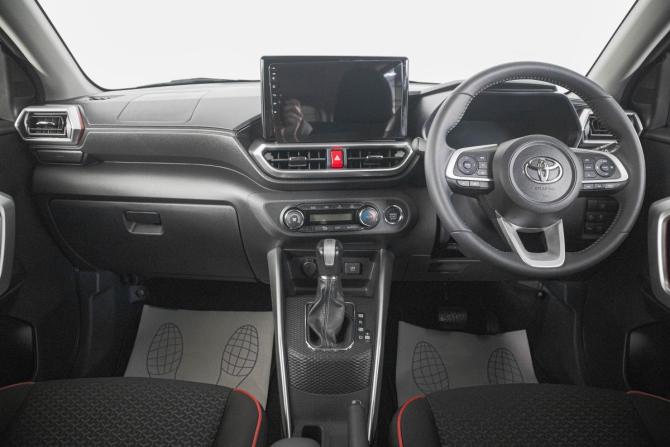 Toyota Raize I с пробегом 2020 года, цена 1 499 000 рублей, 64500 км, внедорожник, Автокод Объявления