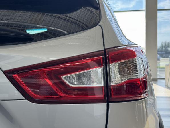 Nissan Qashqai II с пробегом 2017 года, цена 1 350 000 рублей, 144247 км, внедорожник, Автокод Объявления