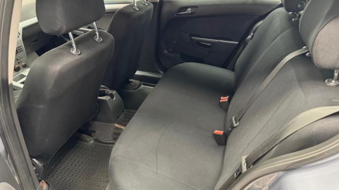 Opel Astra H Рестайлинг с пробегом 2011 года, цена 475 000 рублей, 238613 км, седан, Автокод Объявления