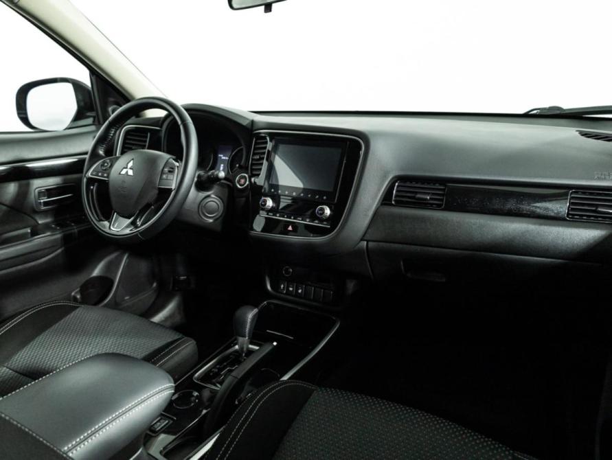 Mitsubishi Outlander III Рестайлинг 3 Санкт-Петербург  - изображение 10