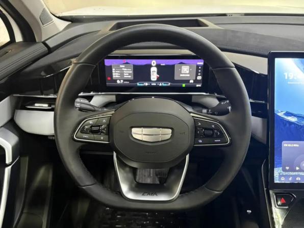 Geely Atlas II с пробегом 2025 года, цена 3 100 000 рублей, 453 км, внедорожник, Автокод Объявления