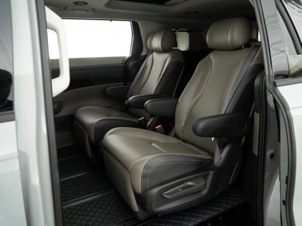 Kia Carnival IV Рестайлинг с пробегом 2025 года, цена 7 083 055 рублей, 12598 км, минивэн, Автокод Объявления