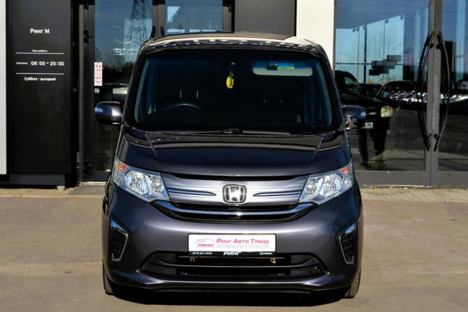 Honda Stepwgn V Рестайлинг с пробегом 2019 года, цена 2 130 000 рублей, 96000 км, минивэн, Автокод Объявления