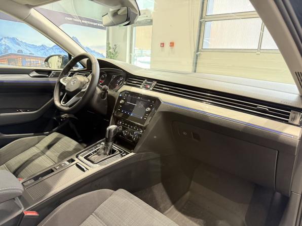 Volkswagen Passat B8 Рестайлинг с пробегом 2019 года, цена 1 700 000 рублей, 301151 км, универсал, Автокод Объявления