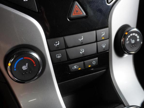 Chevrolet Cruze I Рестайлинг с пробегом 2013 года, цена 749 000 рублей, 217691 км, хэтчбек, Автокод Объявления