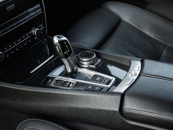 BMW 5 серии VI (F10/F11/F07) Рестайлинг с пробегом 2013 года, цена 1 840 000 рублей, 240929 км, лифтбек, Автокод Объявления