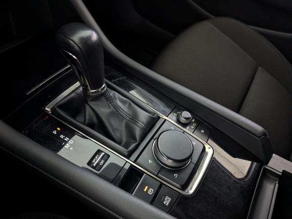 Mazda 3 IV (BP) с пробегом 2019 года, цена 1 990 000 рублей, 87602 км, седан, Автокод Объявления