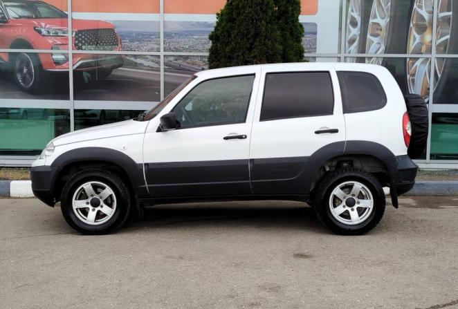 Chevrolet Niva I Рестайлинг с пробегом 2018 года, цена 762 000 рублей, 105882 км, внедорожник, Автокод Объявления