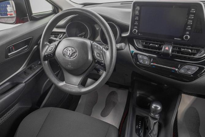 Toyota C-HR I Рестайлинг с пробегом 2020 года, цена 2 729 000 рублей, 35000 км, внедорожник, Автокод Объявления