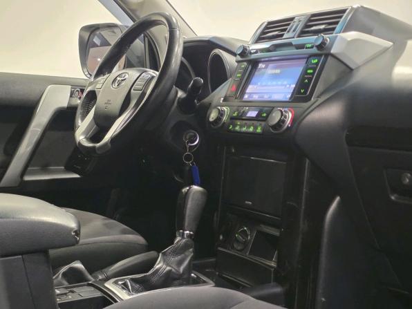 Toyota Land Cruiser Prado 150 Series Рестайлинг 1 с пробегом 2014 года, цена 3 250 000 рублей, 229534 км, внедорожник, Автокод Объявления