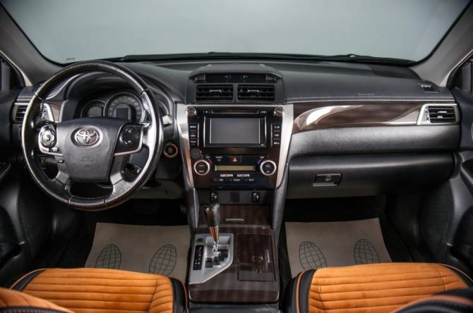 Toyota Camry VII (XV50) с пробегом 2014 года, цена 1 669 000 рублей, 220000 км, седан, Автокод Объявления
