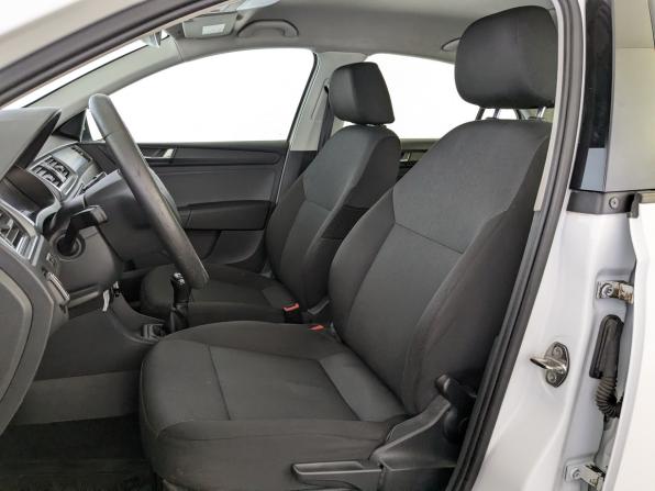 Skoda Rapid I Рестайлинг с пробегом 2019 года, цена 855 000 рублей, 164094 км, лифтбек, Автокод Объявления