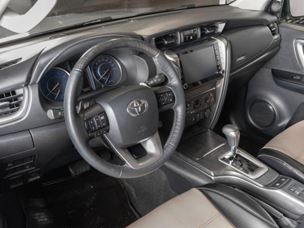 Toyota Fortuner II Рестайлинг с пробегом 2021 года, цена 4 235 000 рублей, 92641 км, внедорожник, Автокод Объявления
