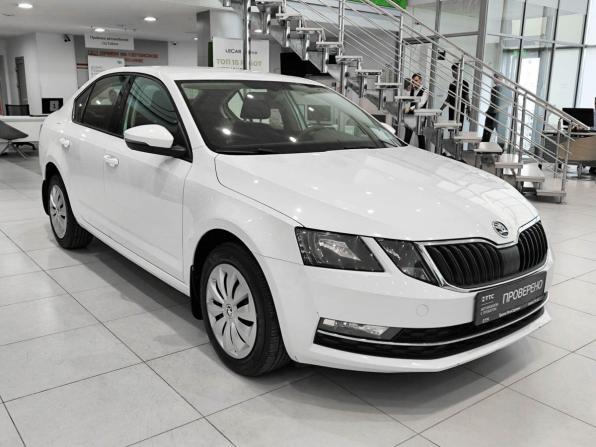 Skoda Octavia III (A7) Рестайлинг с пробегом 2017 года, цена 1 680 000 рублей, 61392 км, лифтбек, Автокод Объявления