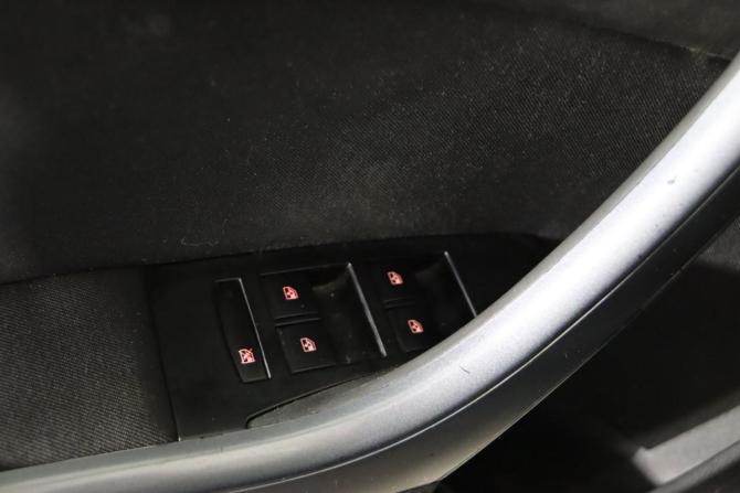 Opel Astra J Рестайлинг с пробегом 2014 года, цена 629 990 рублей, 184666 км, седан, Автокод Объявления