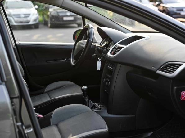 Peugeot 207 I Рестайлинг с пробегом 2010 года, цена 390 000 рублей, 237683 км, хэтчбек, Автокод Объявления