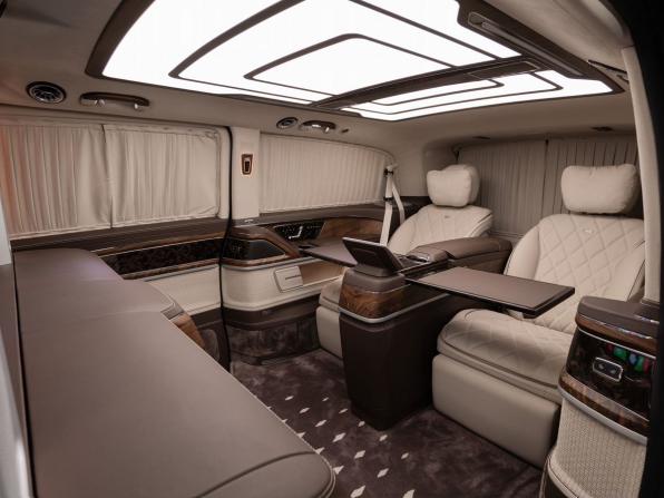 Mercedes-Benz V-Класс III (W447) Рестайлинг 2 с пробегом 2025 года, цена 46 500 000 рублей, 25 км, минивэн, Автокод Объявления