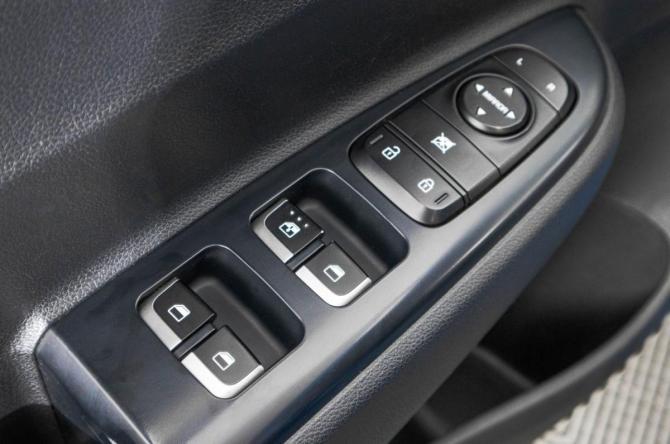 Kia Rio IV с пробегом 2018 года, цена 1 649 000 рублей, 55000 км, хэтчбек, Автокод Объявления