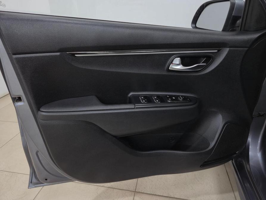 Kia Rio IV Альметьевск  - изображение 9