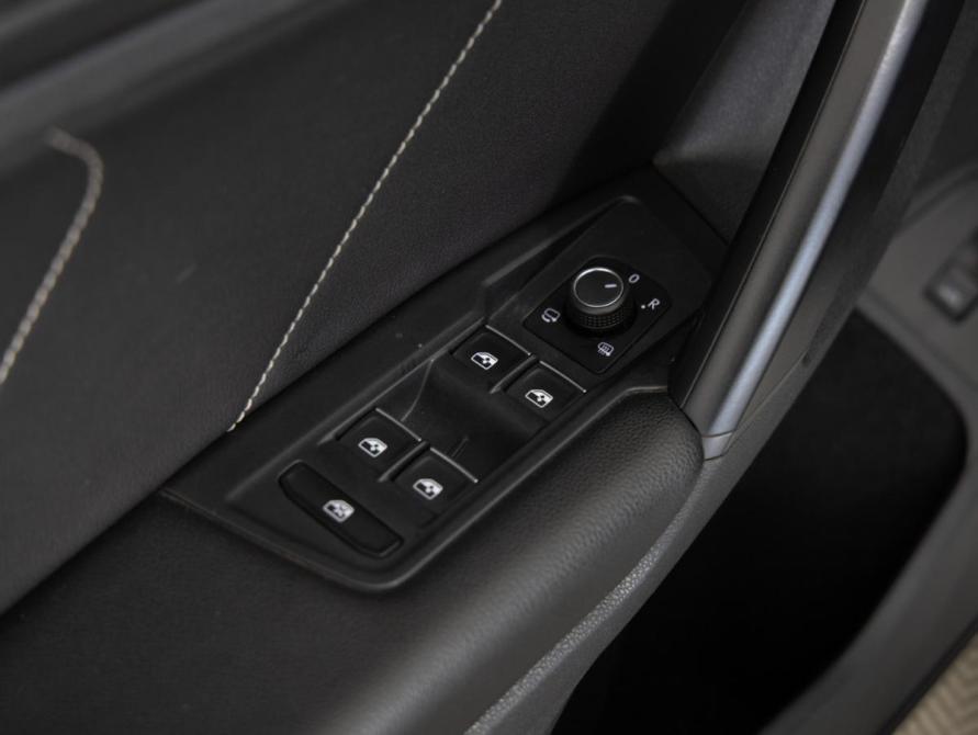 Volkswagen Tiguan II Рестайлинг Санкт-Петербург  - изображение 19
