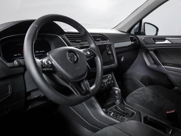 Volkswagen Tiguan II с пробегом 2017 года, цена 1 785 000 рублей, 195754 км, внедорожник, Автокод Объявления