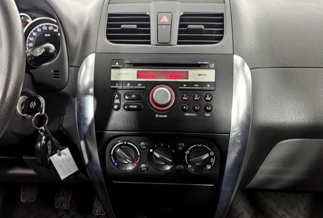 Suzuki SX4 I (Classic) Рестайлинг с пробегом 2011 года, цена 660 000 рублей, 209943 км, хэтчбек, Автокод Объявления