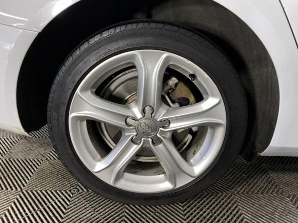 Audi A4 IV (B8) Рестайлинг с пробегом 2013 года, цена 1 240 000 рублей, 209453 км, седан, Автокод Объявления