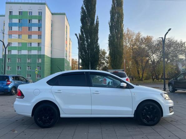 Volkswagen Polo V Рестайлинг с пробегом 2016 года, цена 1 050 000 рублей, 157843 км, седан, Автокод Объявления