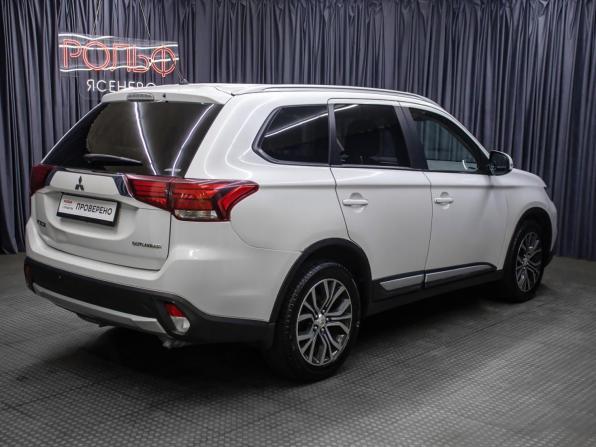 Mitsubishi Outlander III Рестайлинг 2 с пробегом 2015 года, цена 1 498 000 рублей, 230000 км, внедорожник, Автокод Объявления
