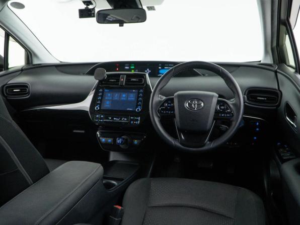 Toyota Prius IV Рестайлинг (XW50) с пробегом 2021 года, цена 1 997 434 рубля, 79581 км, лифтбек, Автокод Объявления