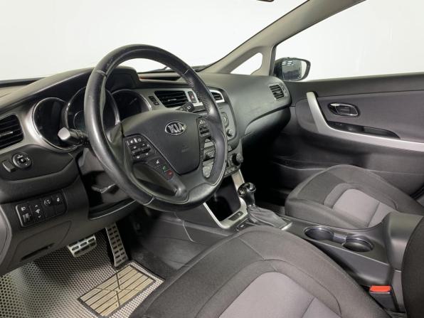 Kia Ceed II с пробегом 2014 года, цена 1 300 000 рублей, 96744 км, хэтчбек, Автокод Объявления