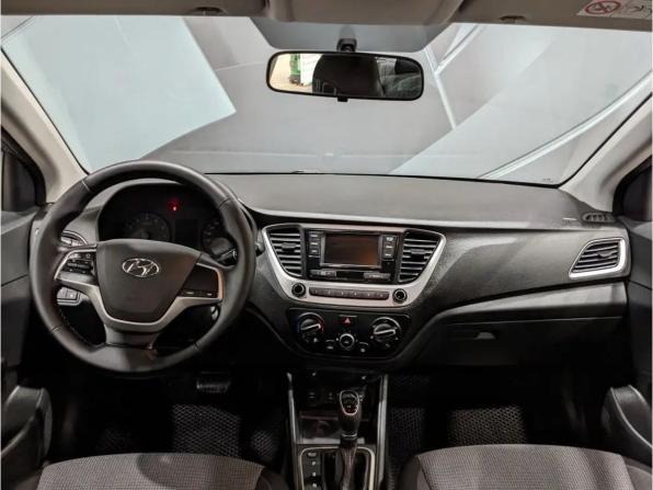 Hyundai Solaris II с пробегом 2017 года, цена 970 000 рублей, 201478 км, седан, Автокод Объявления