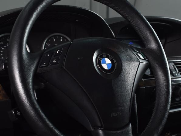 BMW 5 серии V (E60/E61) с пробегом 2005 года, цена 1 099 997 рублей, 320581 км, седан, Автокод Объявления