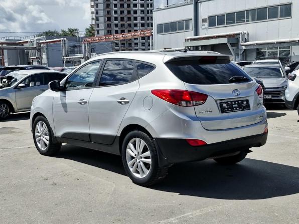Hyundai ix35 I с пробегом 2011 года, цена 980 000 рублей, 332017 км, внедорожник, Автокод Объявления