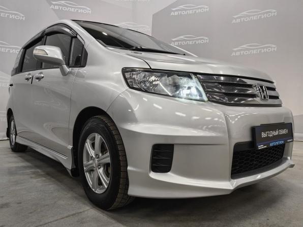 Honda Freed I с пробегом 2011 года, цена 1 299 000 рублей, 118000 км, компактвэн, Автокод Объявления