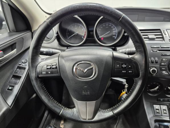 Mazda 3 II (BL) Рестайлинг с пробегом 2013 года, цена 1 070 000 рублей, 127000 км, седан, Автокод Объявления