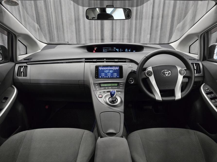 Toyota Prius III (XW30) Красноярск  - изображение 12
