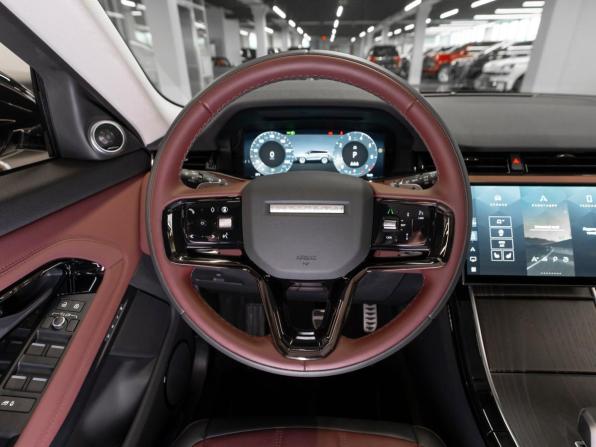 Land Rover Range Rover Evoque II Рестайлинг с пробегом 2025 года, цена 5 700 000 рублей, 50 км, внедорожник, Автокод Объявления