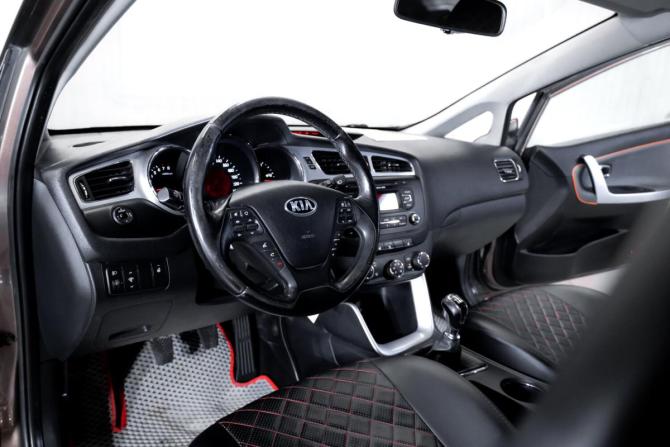 Kia Ceed II с пробегом 2014 года, цена 949 999 рублей, 177000 км, универсал, Автокод Объявления