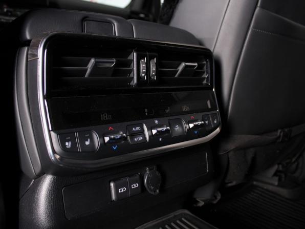 Toyota Land Cruiser 300 Series с пробегом 2021 года, цена 10 700 000 рублей, 70000 км, внедорожник, Автокод Объявления