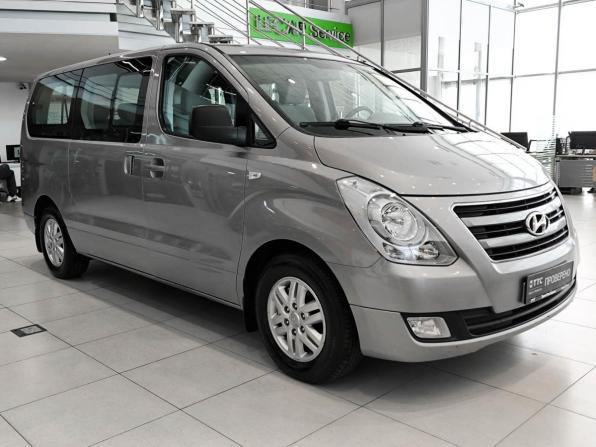 Hyundai H-1 II Рестайлинг с пробегом 2016 года, цена 2 250 000 рублей, 215000 км, минивэн, Автокод Объявления